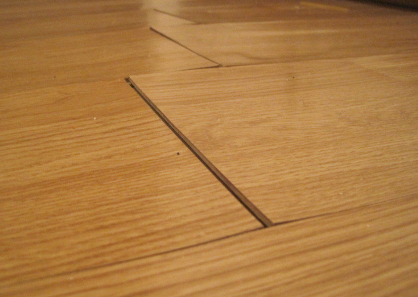 laminate-flooring-gaps.jpg